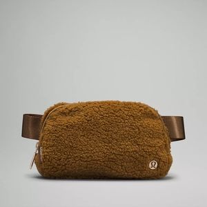 NWT 🤎Lululemon Everywhere Belt Bag Fleece *1L Burnt Caramel🤎